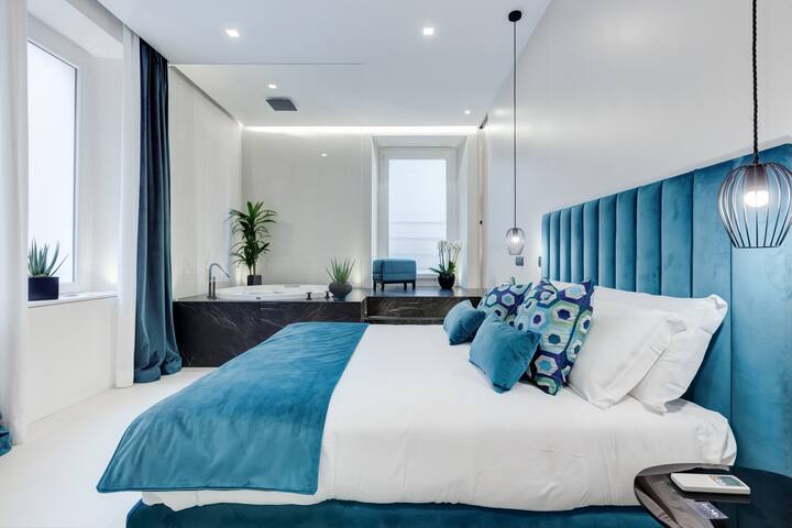 Via Veneto – Spanish Steps -Roma Luma Suite 29 gallery image 2