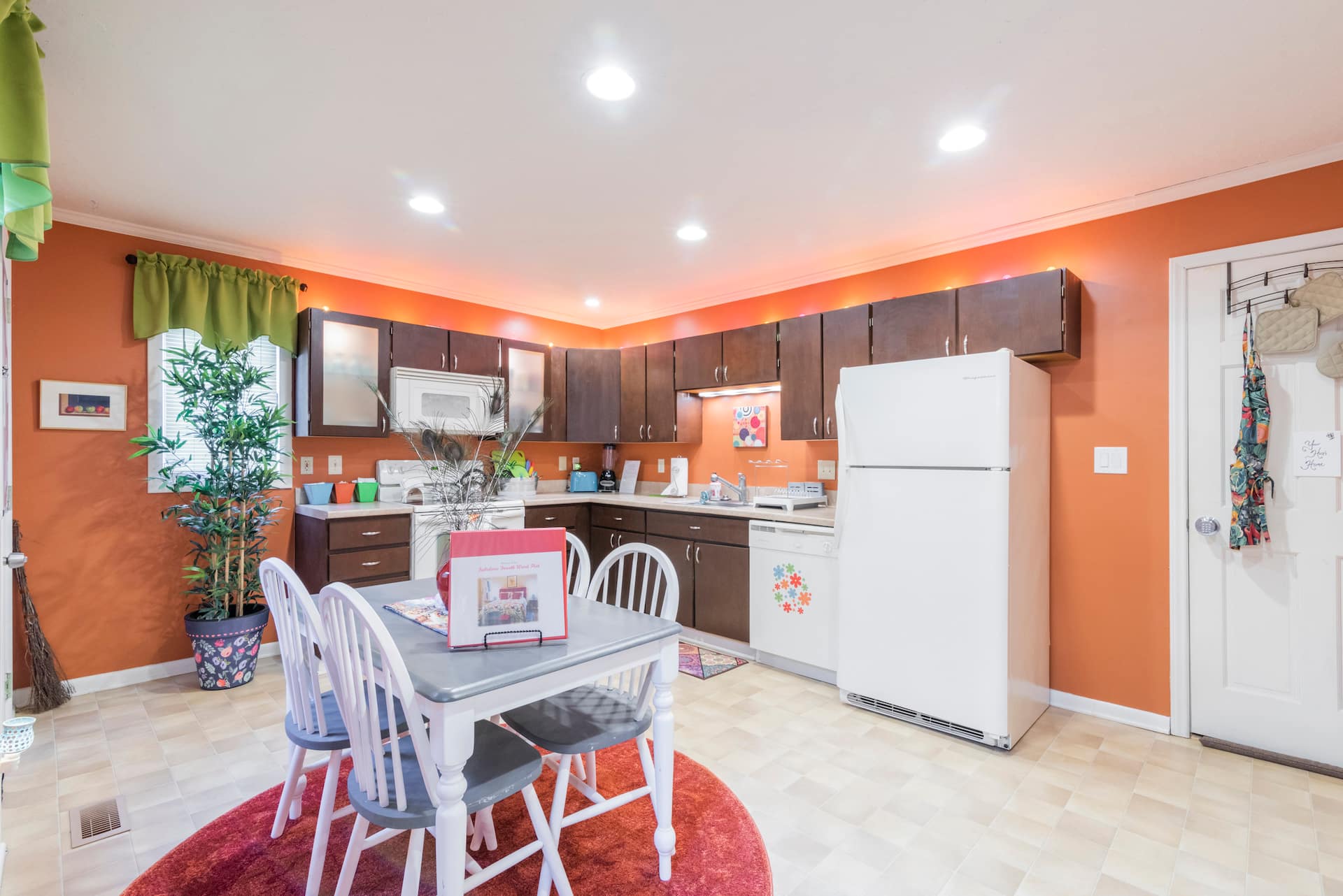 Fabulous Fourth Ward Flat * 1BR Historic Charlotte — photo 3