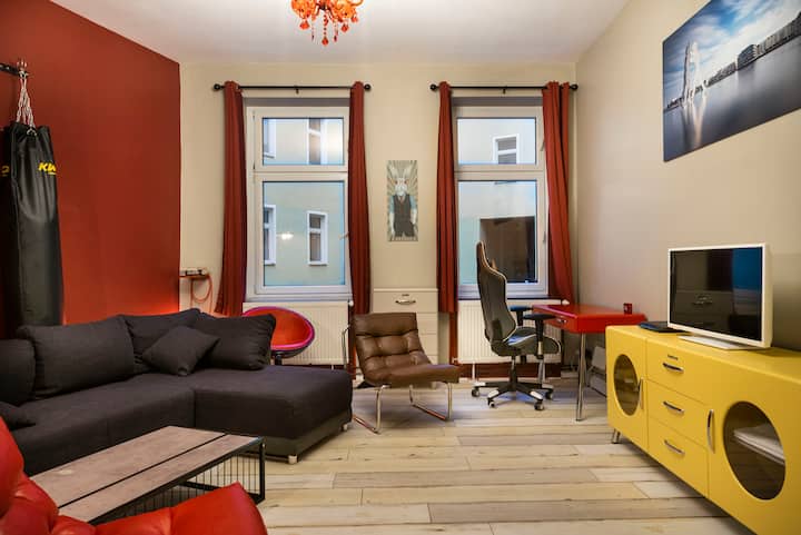 Powerful Apartment in Berlin Alexanderplatz