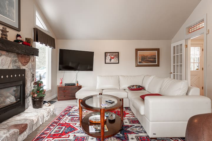 Airbnb Ayr Vacation Rentals Places To Stay Ontario Canada