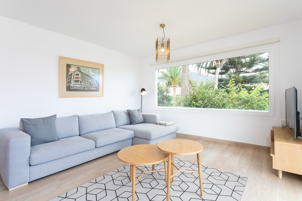 Airbnb con mejor rendimiento: Modern home with garden and heated swimming pool en Los Realejos