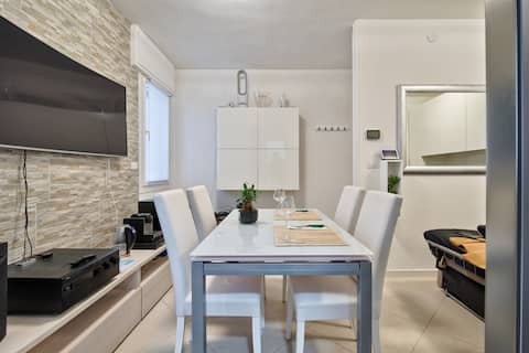 Top performing Airbnb: Mini suite facing the sea Piazza Mazzini in Jesolo