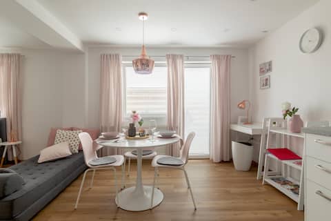 Top Airbnb: RoseGold Studio | Ljubljana • Free Parking • Bikes in Črna Vas