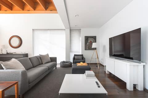 Top performing Airbnb: Comfortable duplex in the heart of Condesa in Hipódromo
