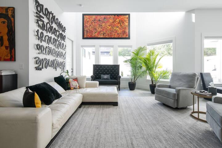 Esperanza Resort walk 2 downtown gallery image 2