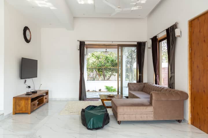 מרחב בידור בסלון 