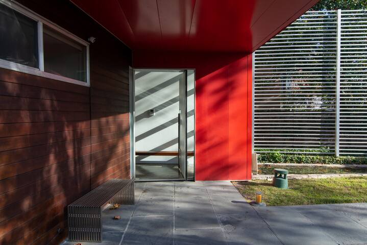 Ramp House – an iconic architectural home gallery image 4
