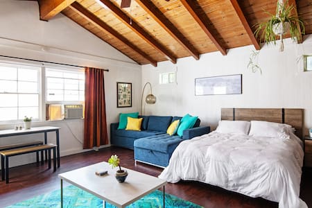 Santa Monica Little Boutique Beach Bungalow