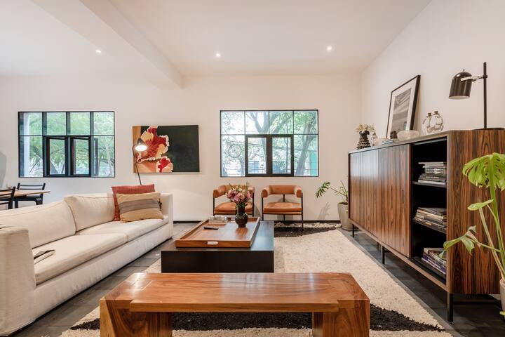 Enjoy the luxury of this premium 3BR | gallery image 2