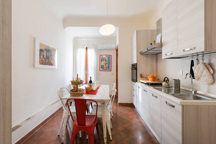 Santa Croce Terrace (4 bedrooms 4 bathrooms) gallery image 3