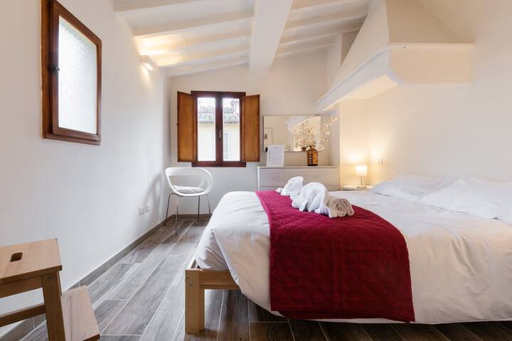 Santa Croce Terrace (4 bedrooms 4 bathrooms) gallery image 4
