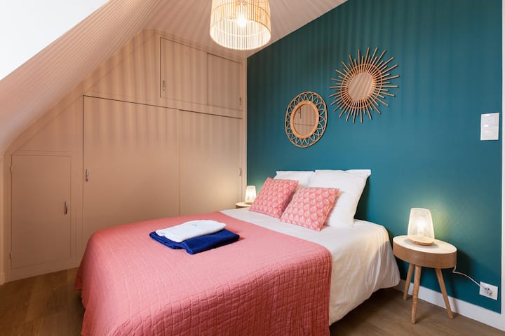 Стая с изглед към морето