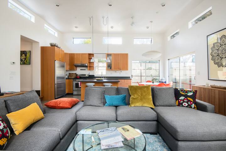 Amenity-Rich Abbot Kinney Venice Oasis! gallery image 5