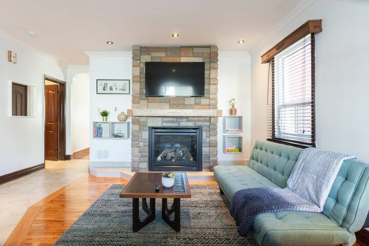 MTL Central Location | FREE Parking |Monthly Stays gallery image 3