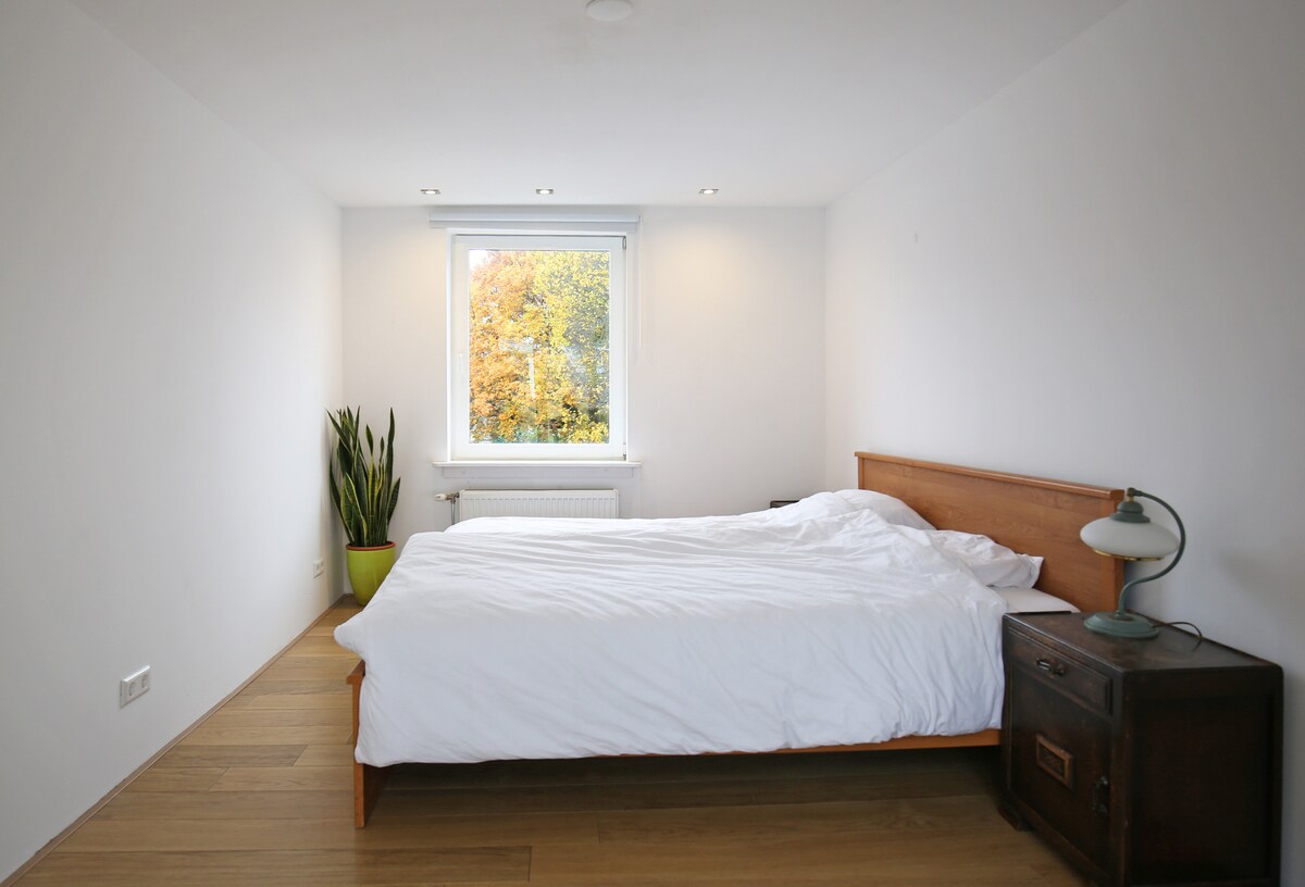 Chumba cha kulala cha 1 180x200 na roshani