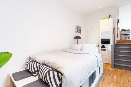 ❤️ of Antwerp, Awesome bed, Netflix Included