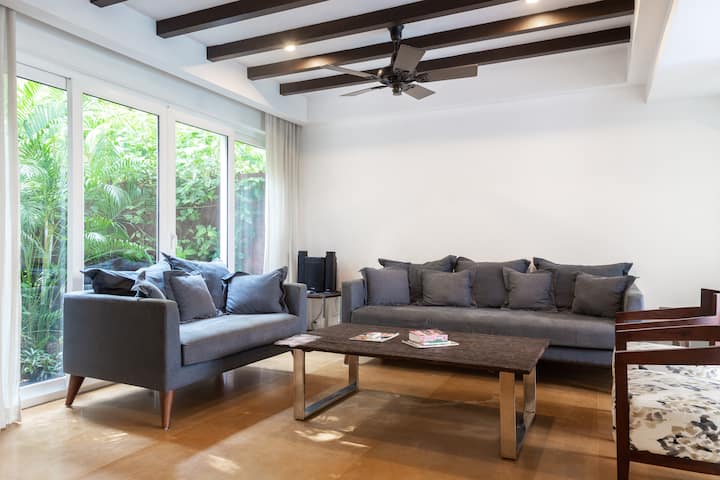 Living room image 2