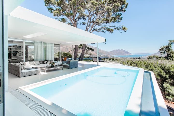 5 Star Design Villa – magic views – secure estate gallery image 2