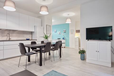 House, double parking and reserved beach