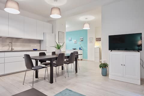 House, double parking and reserved beach