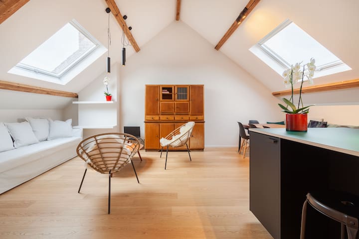 Fully renovated 3 bedroom duplex near the forest