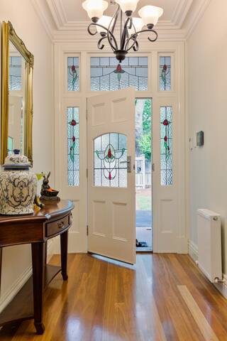 Luxury Family Home in Camberwell with pool gallery image 4