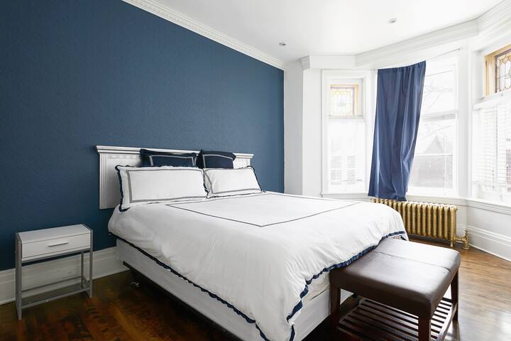 Truly a rare find!entire private house on 3 floors gallery image 3