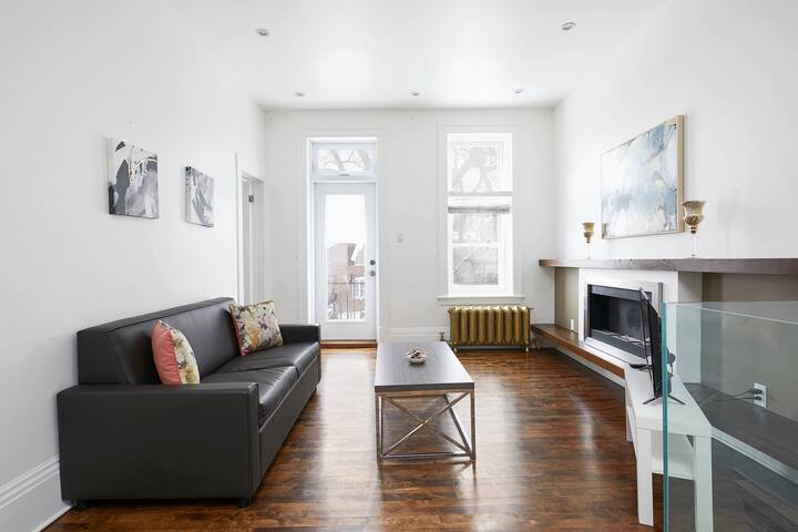 Truly a rare find!entire private house on 3 floors gallery image 5