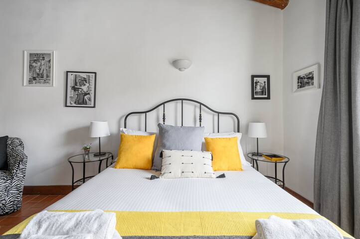 CAMPO dè FIORI dalle Finestre gallery image 3