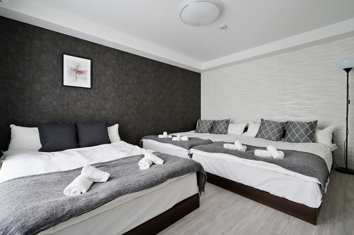 Posteľ a rozkladacia pohovka