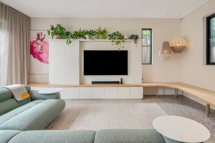 Luxe family home w/pool near City, Darling Harbour gallery image 3