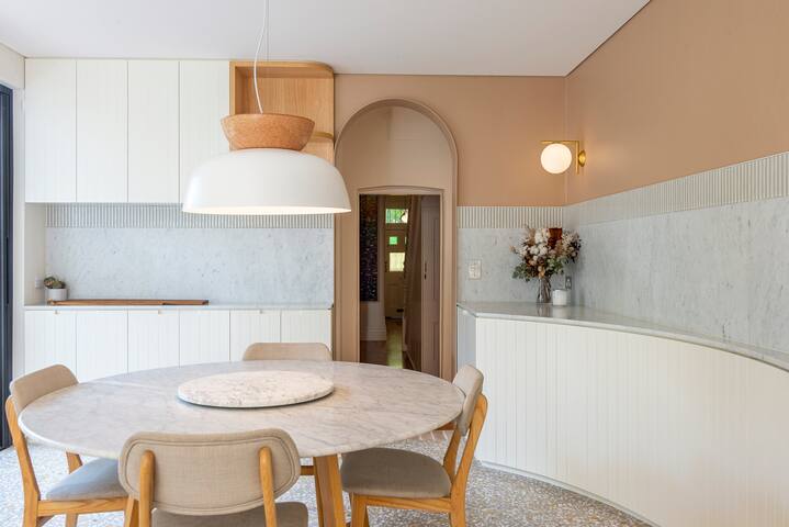 Luxe family home w/pool near City, Darling Harbour gallery image 4