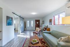 Naramata+Bench+Getaway%3A+Licensed%2C+Farm%2Fmodern