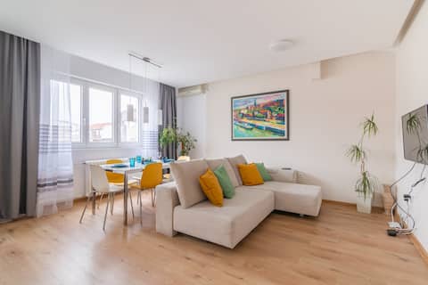 Popular Airbnb listing: 2BR City Center + FREE Parking • Spacious • in Belgrade