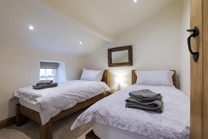 მე-3 საძინებლის ორსაწოლიანი საწოლები