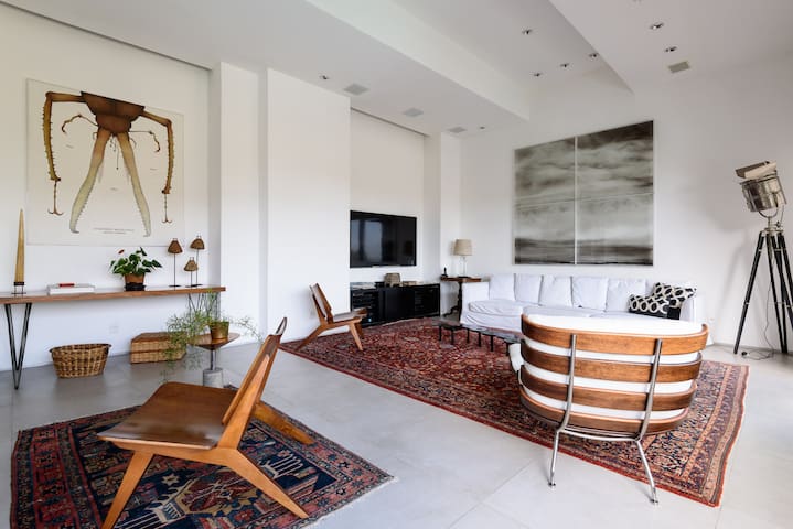 Exclusive and Secure Villa in Sao Conrado gallery image 3