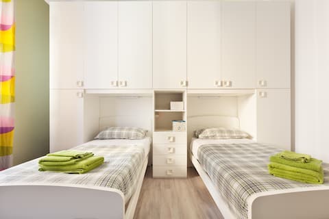 FAIR RHO/PERO - 4 rooms/4 baths