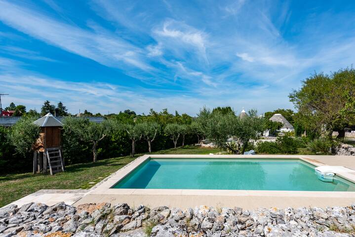 Trulli-Mestandrea al poggio piscina uso esclusivo gallery image 2