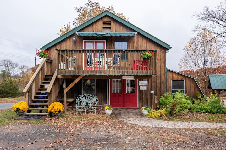 Airbnb Simsbury Vacation Rentals Places To Stay