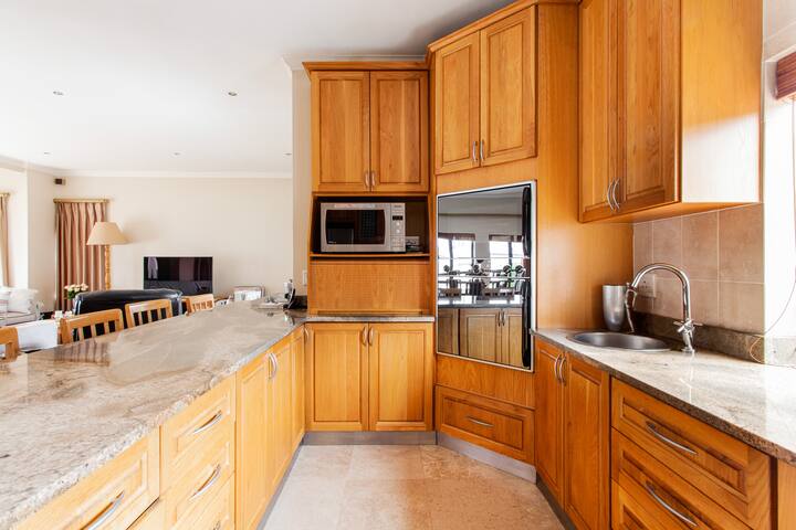 Waters Villa gallery image 3