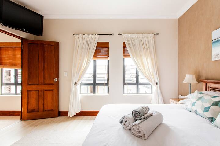 Waters Villa gallery image 5