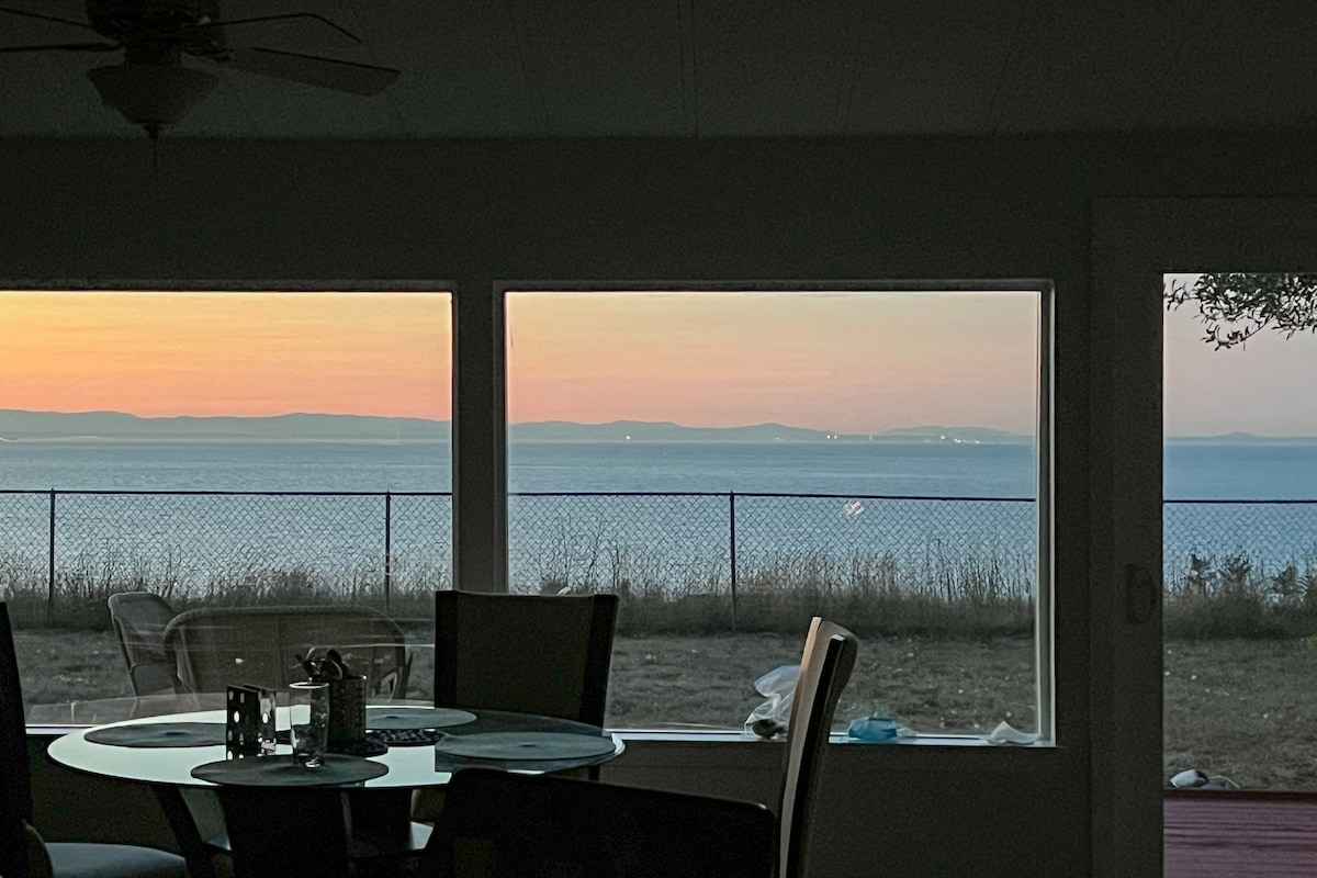 Oceanfront Port Angeles Home photo 18