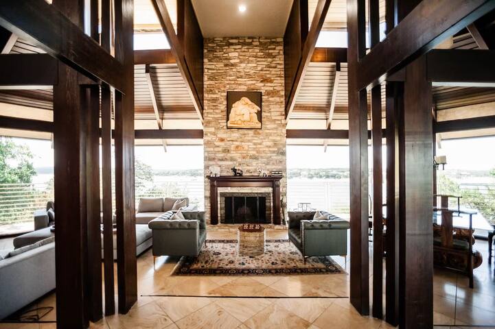 Stunning Lakeway Paradise: Waterfront w Pool Spa gallery image 5