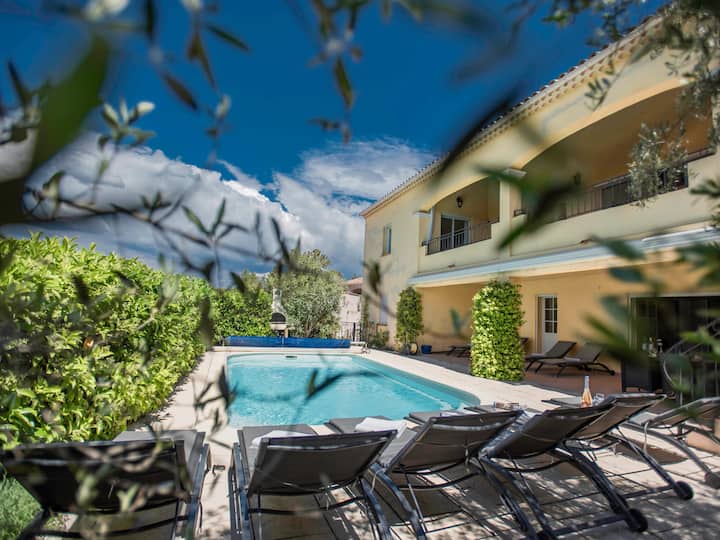 Villa Climatisée Et Piscine Chauffée, Belle Vue - Vidauban