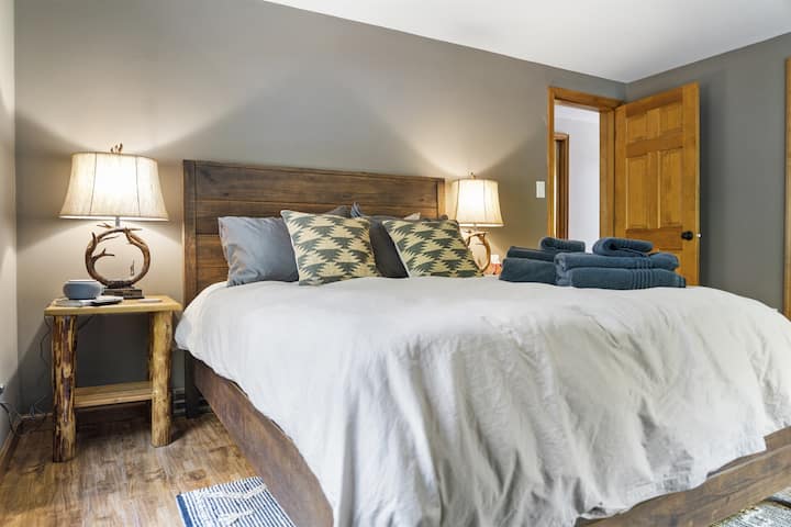 Брачен кревет (широк 150-179 см) во спа