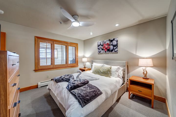 089A1241_2_3
