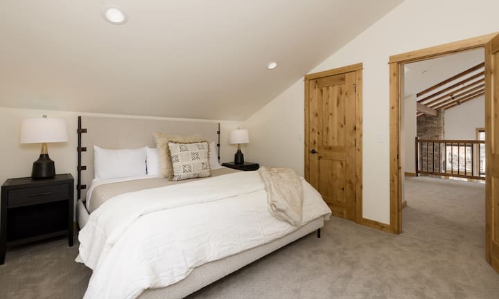 Black Eagle Vista | 1st loft bedroom