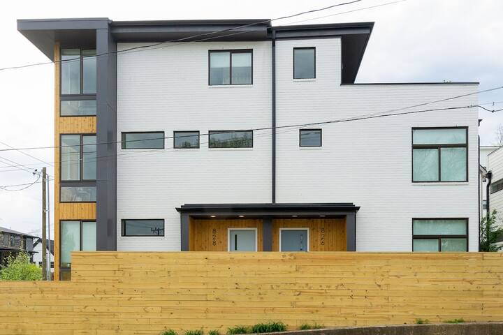 Rooftop Fire Pit ~ Bach Parties ~ Sleeps 24! gallery image 4