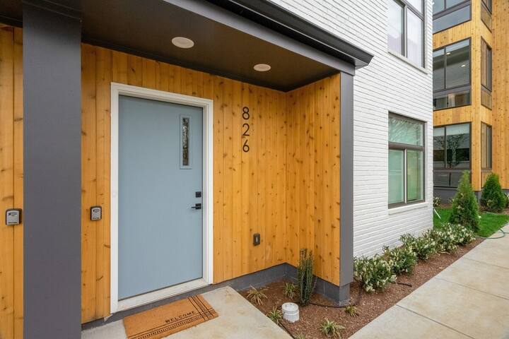 Rooftop Fire Pit ~ Bach Parties ~ Sleeps 24! gallery image 3