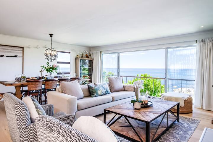Luxurious Camps Bay Retreat w Sea Views Rock Resid gallery image 2